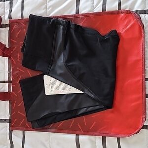 * NWT Lululemon City Core Tight *28" Nulux in Black Size 4 High-rise design